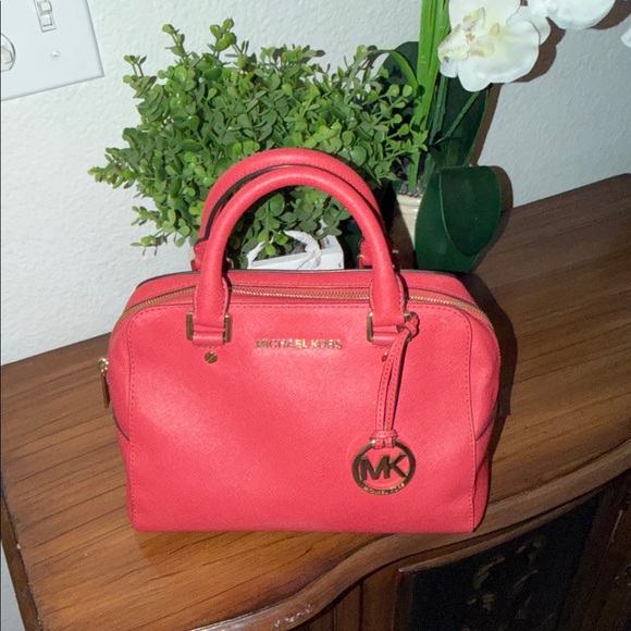 Michael Kors Coral Satchel - Picture 1 of 6